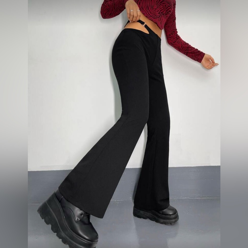 SHEIN Black cutout waist Flare Pants size 2